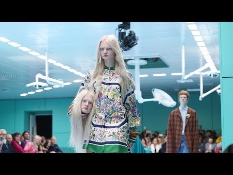 Gucci models come out with “severed” heads on the podium