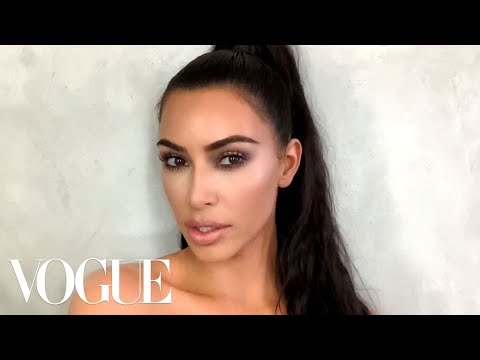 Kim Kardashian vai abrir cursos online de maquiagem