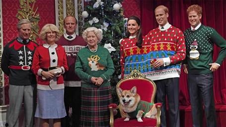 Keluarga kerajaan mengenakan sweater natal jelek