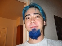 Bluebeard: Erkekler için renkli saçlar için moda