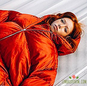 Одесса бранд Јеалоуси: Огромне јакне, хоодие и хаљине